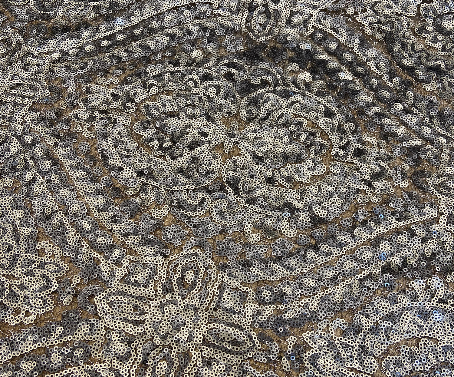 PUL PAYET İŞLEME KUMAŞ - GÜMÜŞ