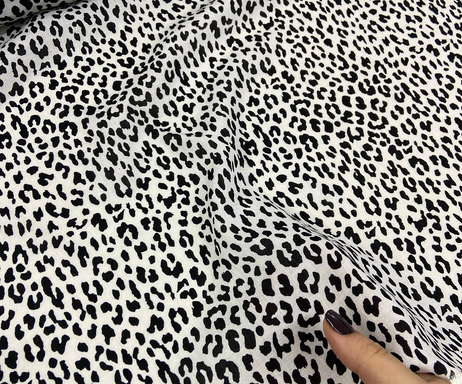 LEOPAR DESENLİ VUAL VİSKON KUMAŞ - SİYAH