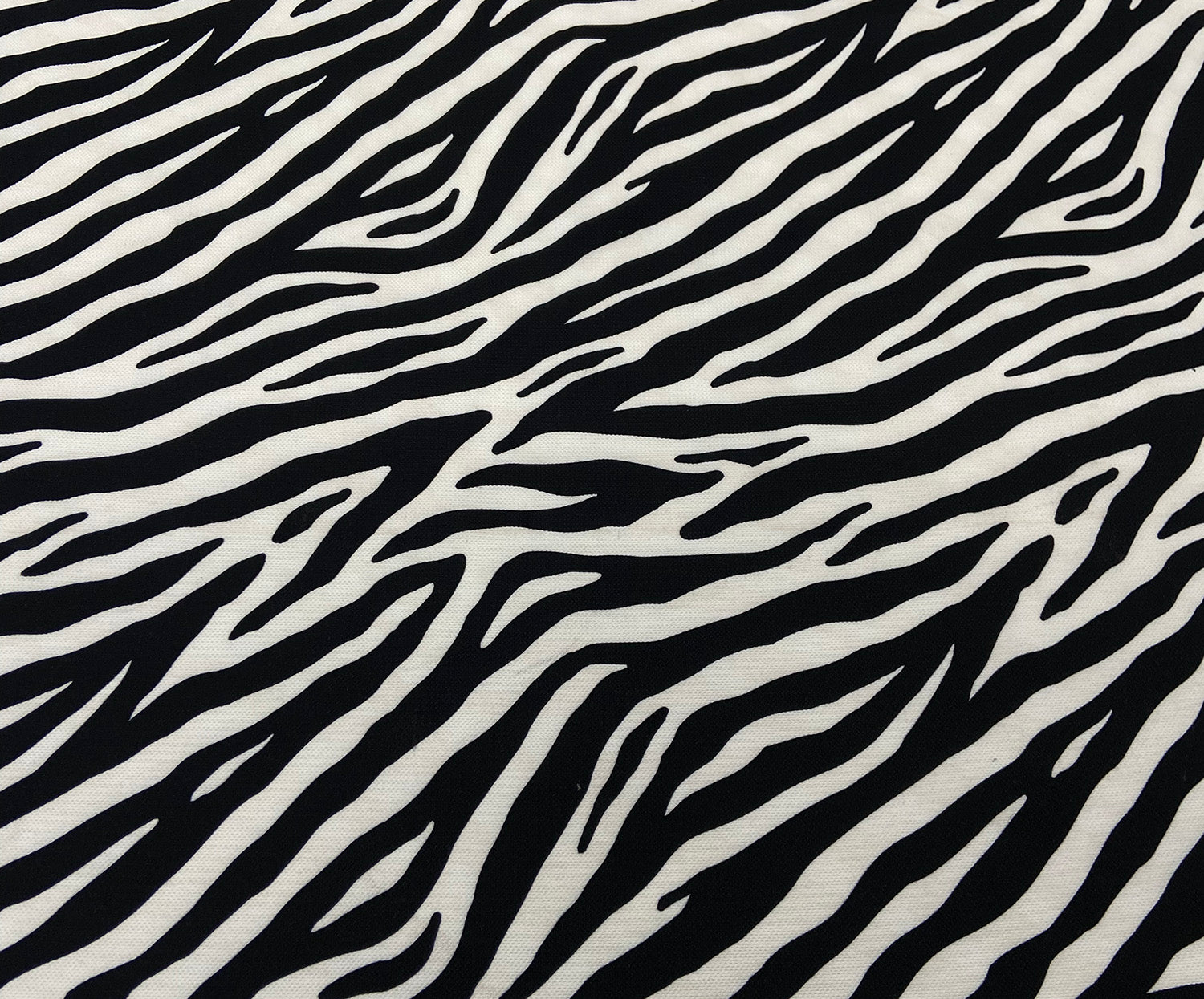 ZEBRA DESEN DİJİTAL BASKI KUMAŞ - SİYAH