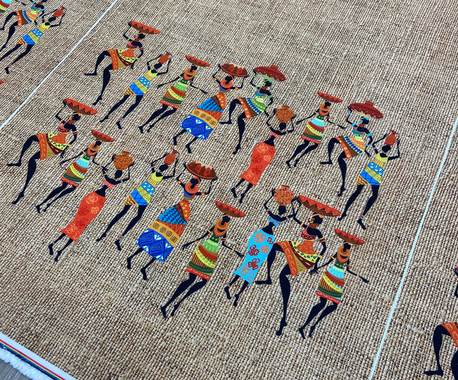 AFRİKALI KIZLAR RUNNER KUMAŞ - BEJ