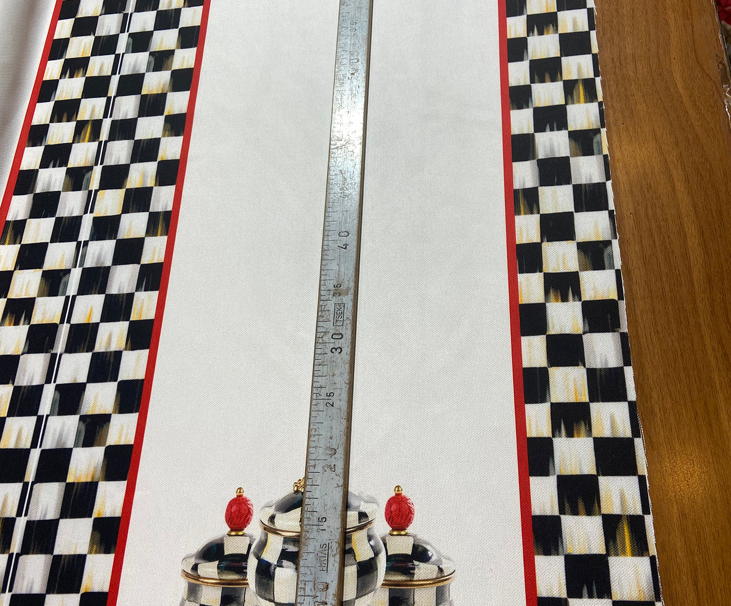 DAMA DESENLİ RUNNER KUMAŞ - BEYAZ