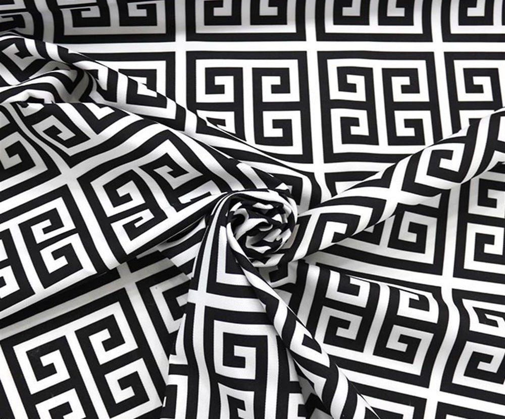 GREEK KEY DESENLİ DİJİTAL BASKI KUMAŞ - SİYAH
