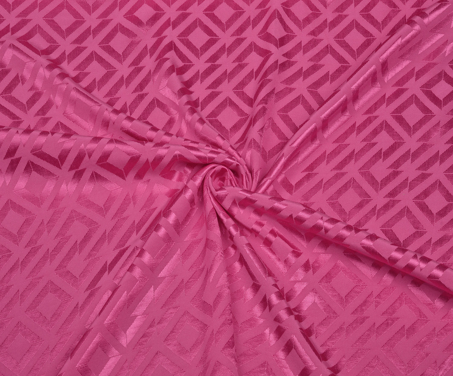GEOMETRİK DESENLİ VİSKON SATEN KUMAŞ - ŞEKER PEMBE