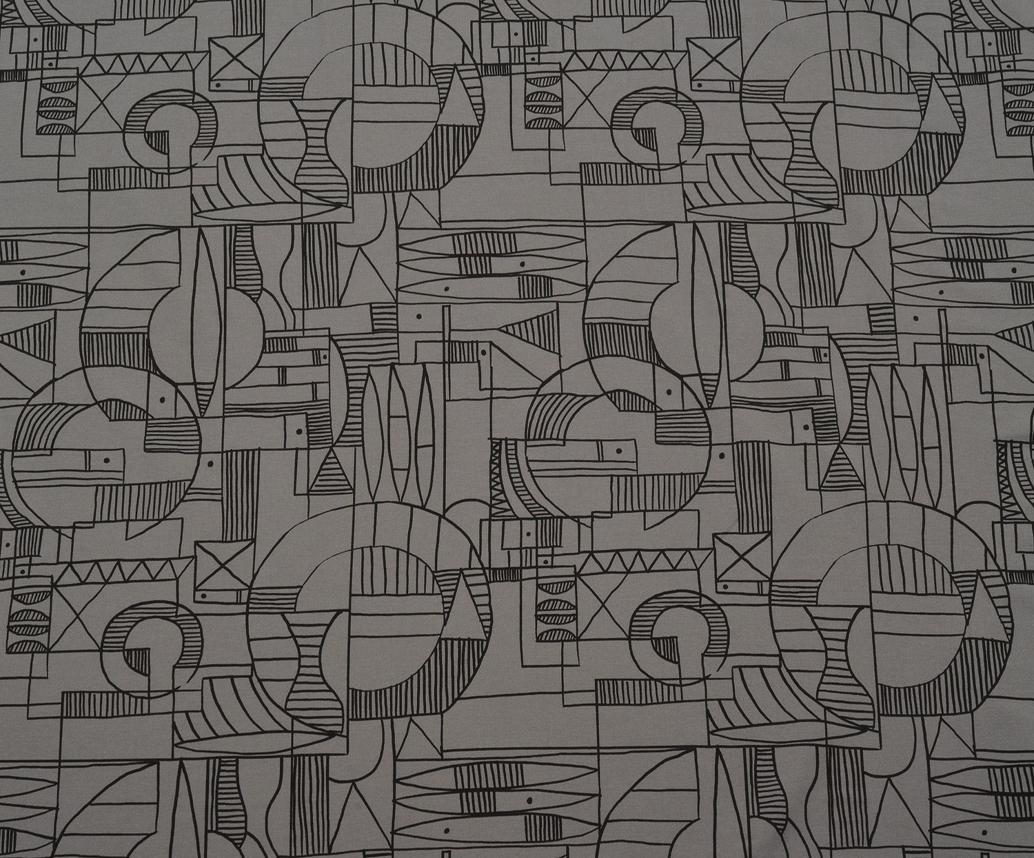 GEOMETRİK DESENLİ PAMUK KUMAŞ - GRİ