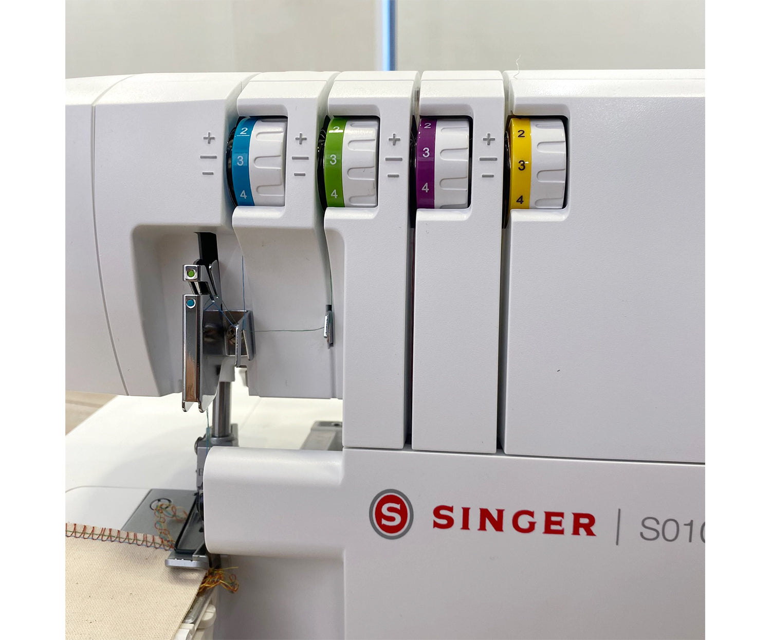 SINGER S0105 OVERLOK MAKİNASI