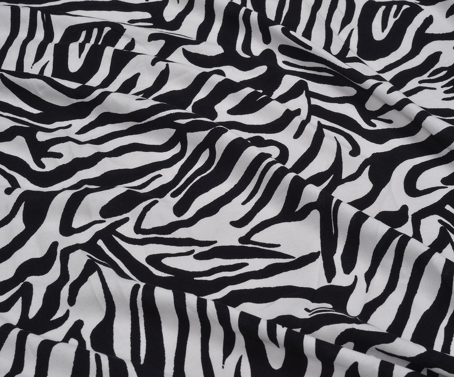 ZEBRA DESENLİ PAMUK KUMAŞ - SİYAH