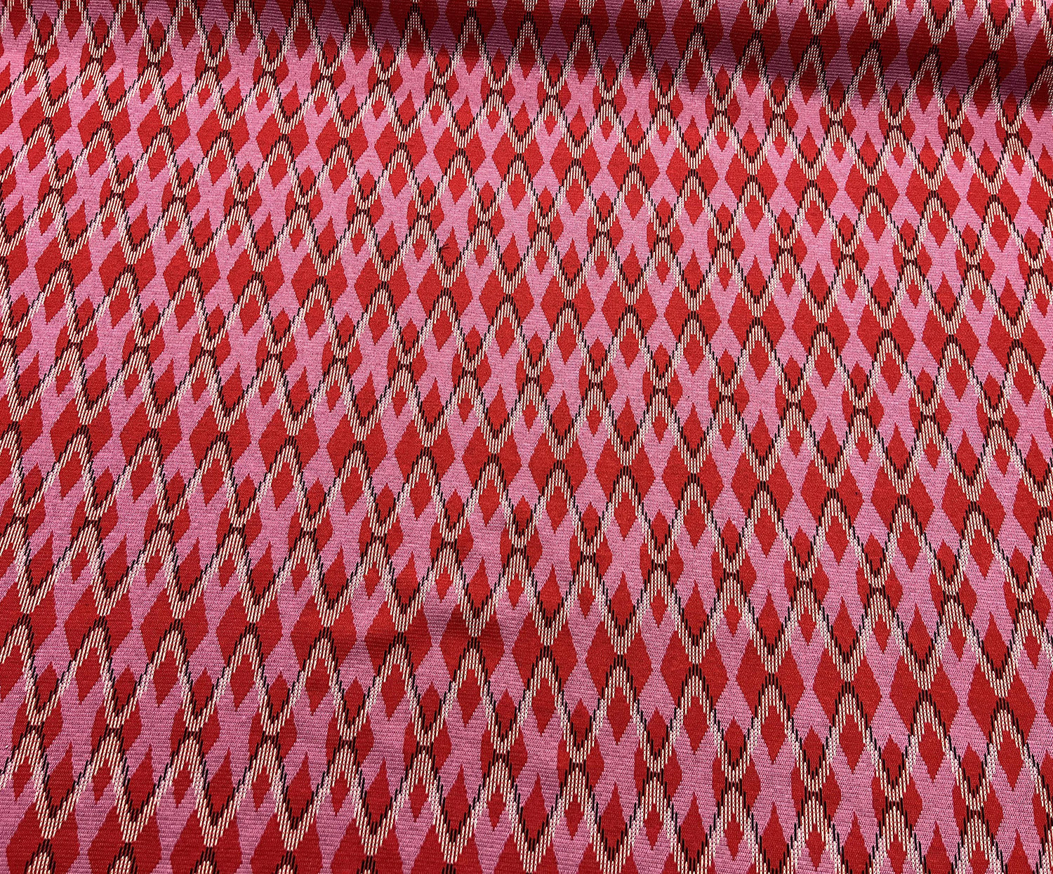 ZİGZAG DESENLİ ÖRME KUMAŞ - PEMBE