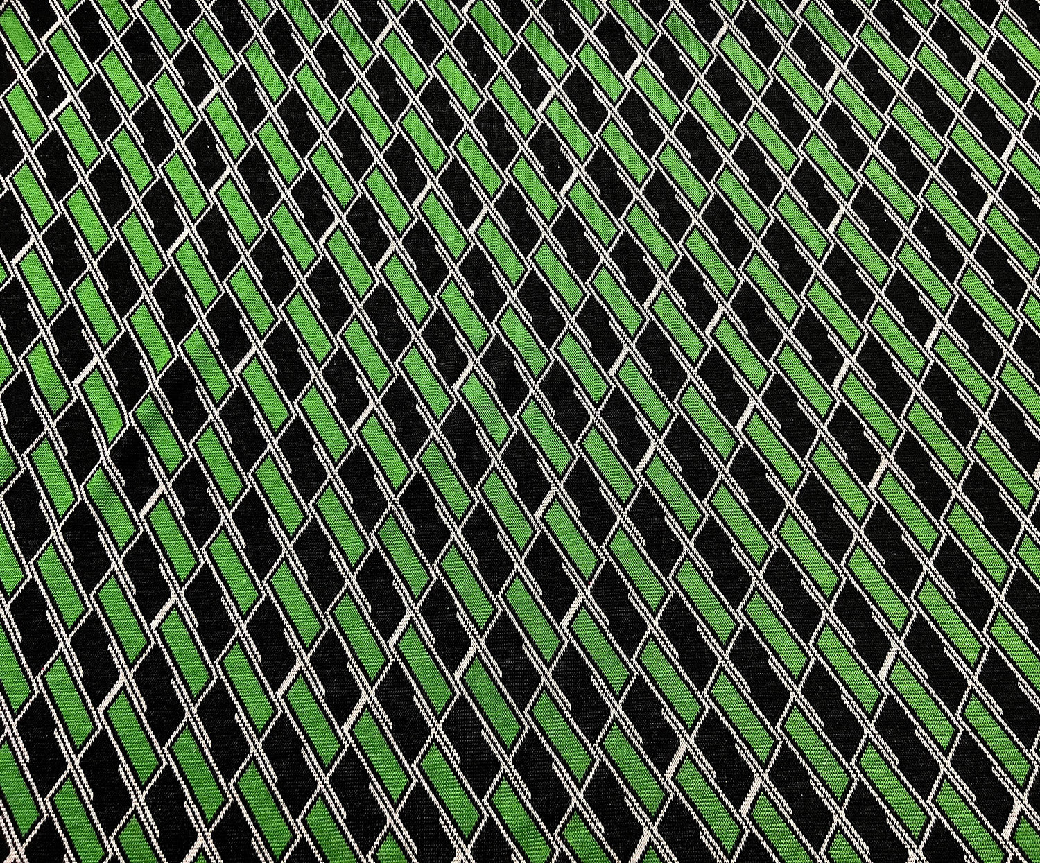GEOMETRİK DESENLİ ÖRME KUMAŞ - YEŞİL