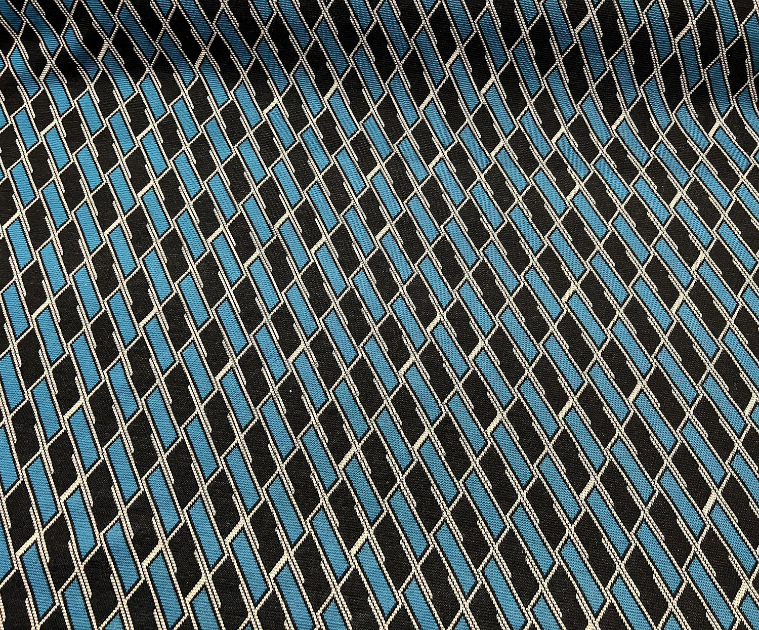 GEOMETRİK DESENLİ ÖRME KUMAŞ - MAVİ