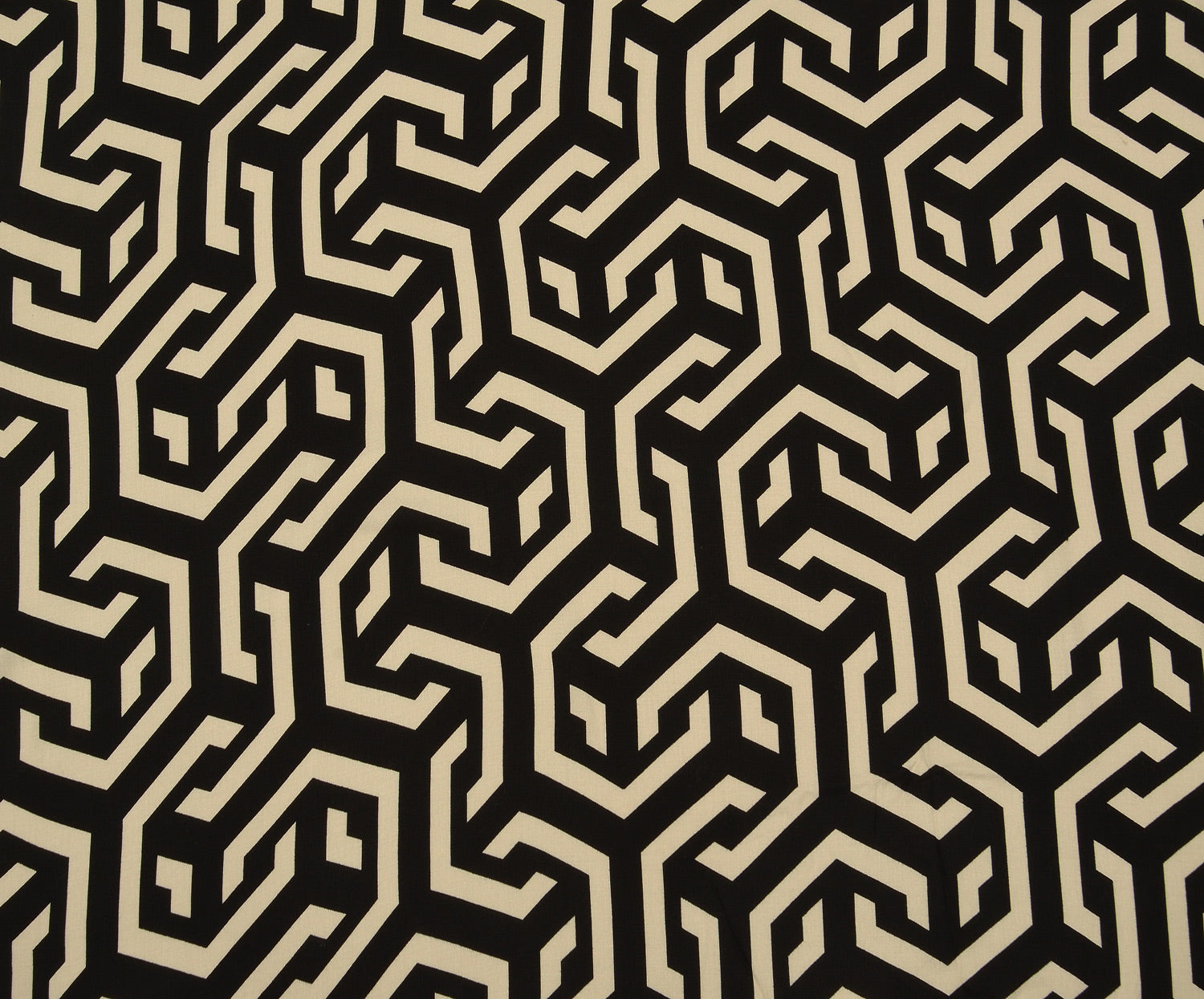 GEOMETRİK DESENLİ VİSKON KUMAŞ - SİYAH