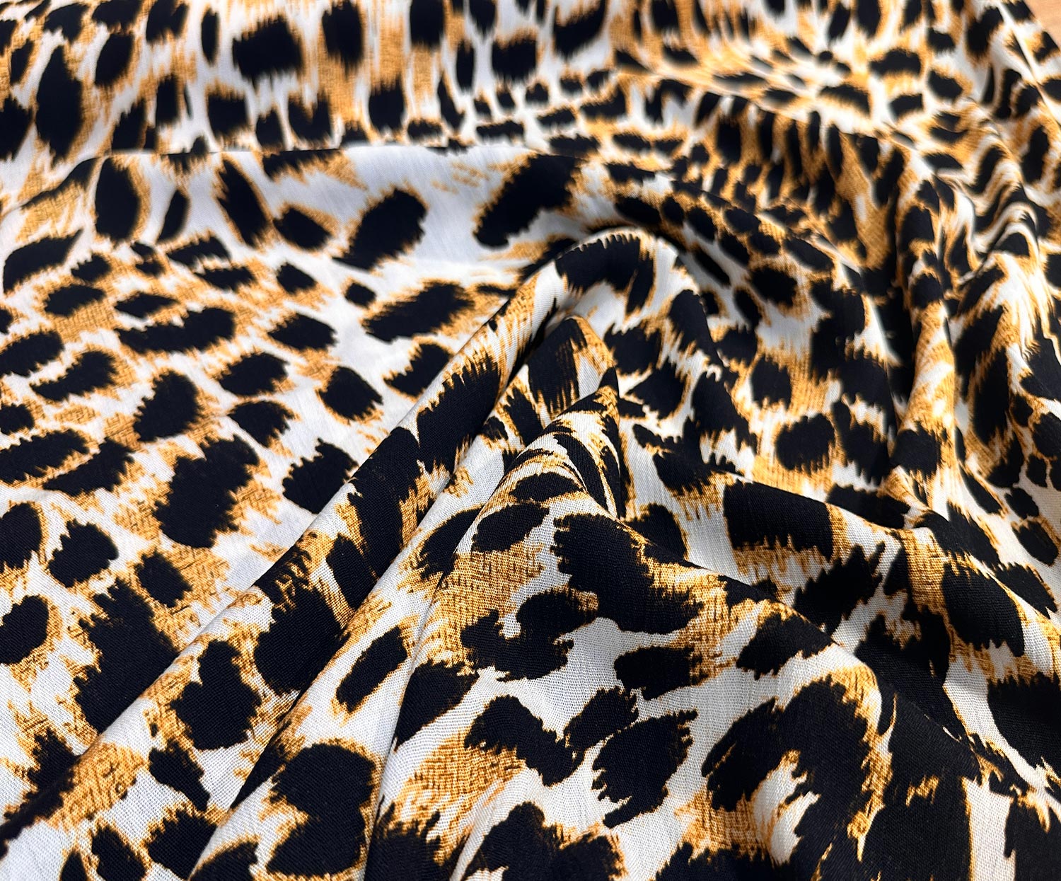 LEOPAR DESENLİ KIRİNKIL VİSKON KUMAŞ - KAMEL