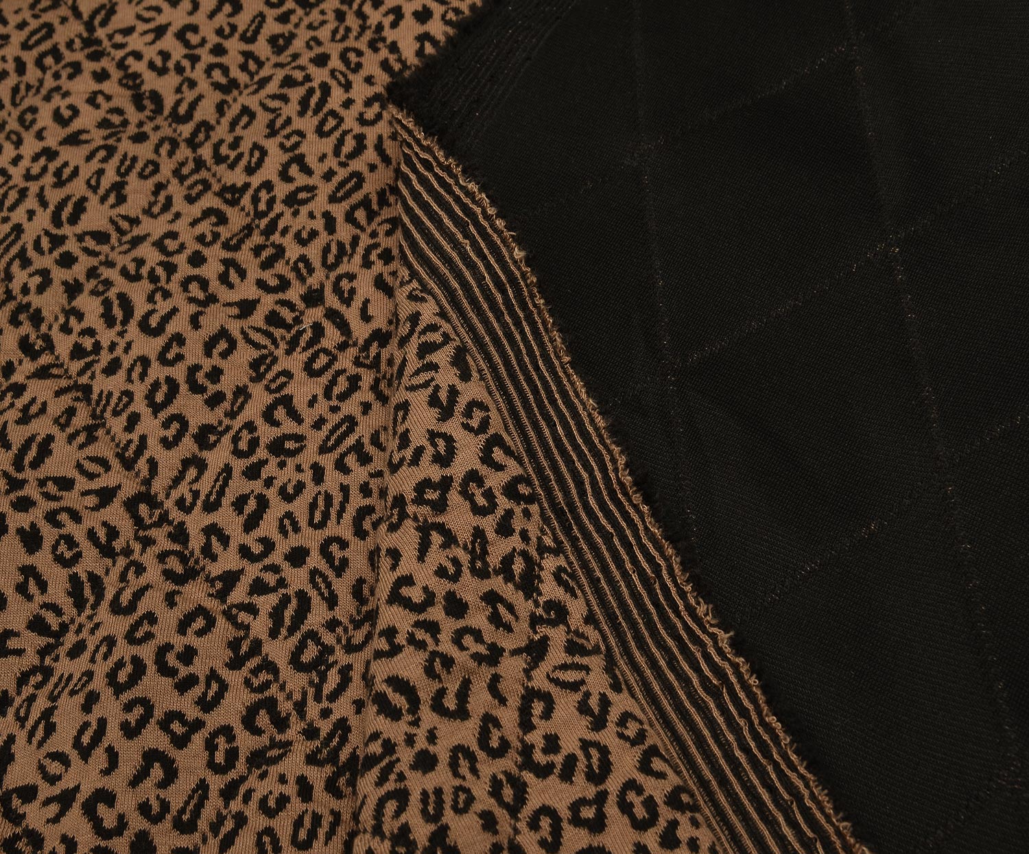 LEOPAR DESENLİ ÖRME KAPİTONE KUMAŞ - VİZON
