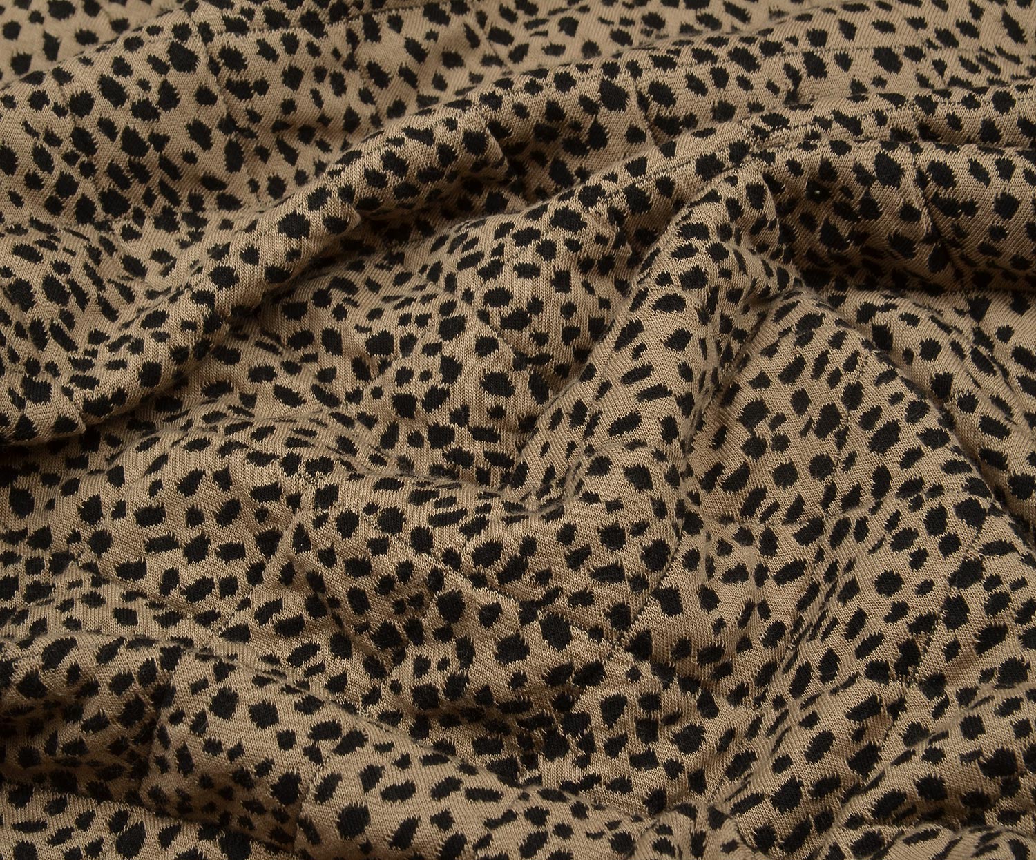 LEOPAR DESENLİ ÖRME KAPİTONE KUMAŞ - AÇIK VİZON