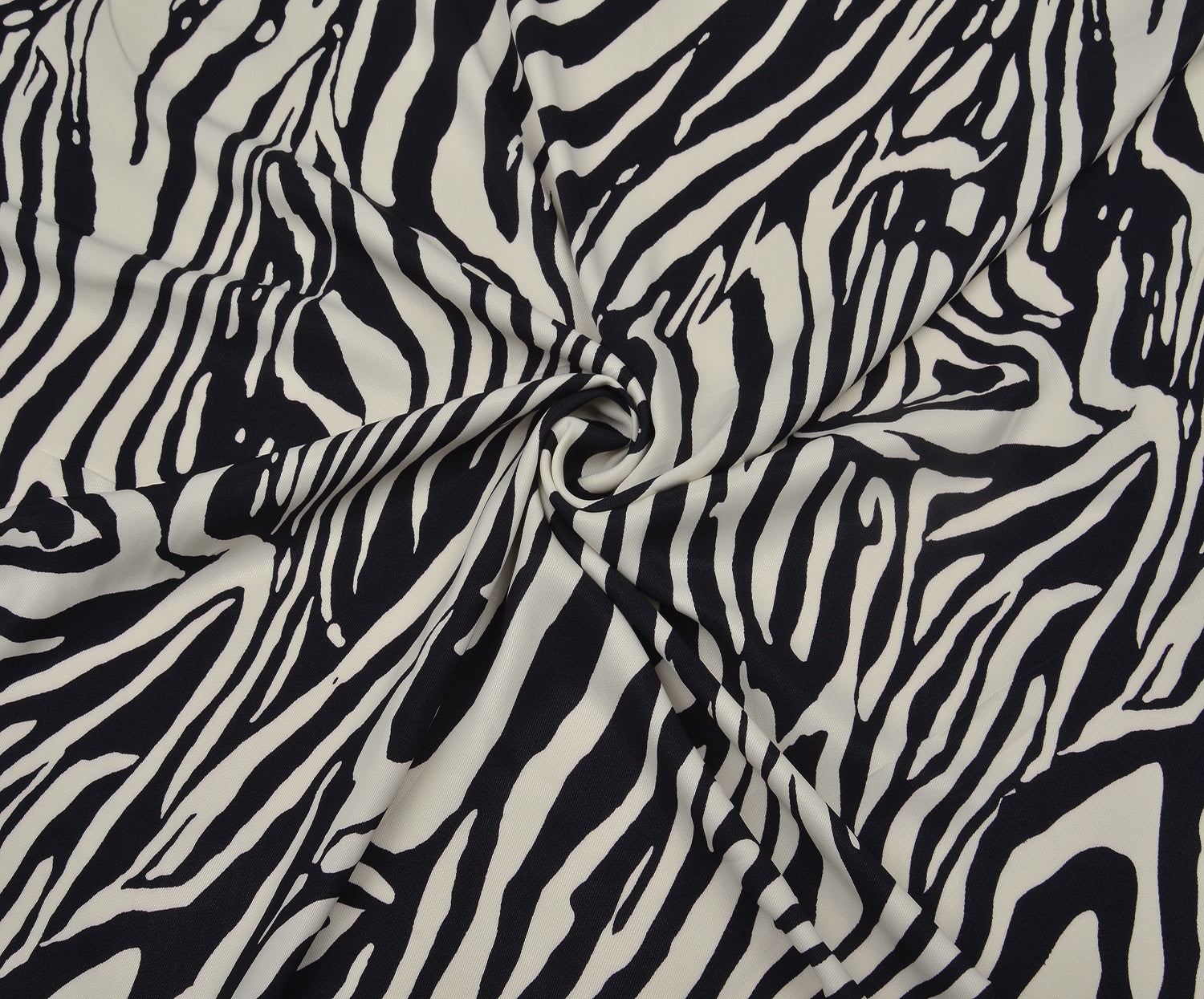 ZEBRA DESENLİ SATEN KUMAŞ - SİYAH