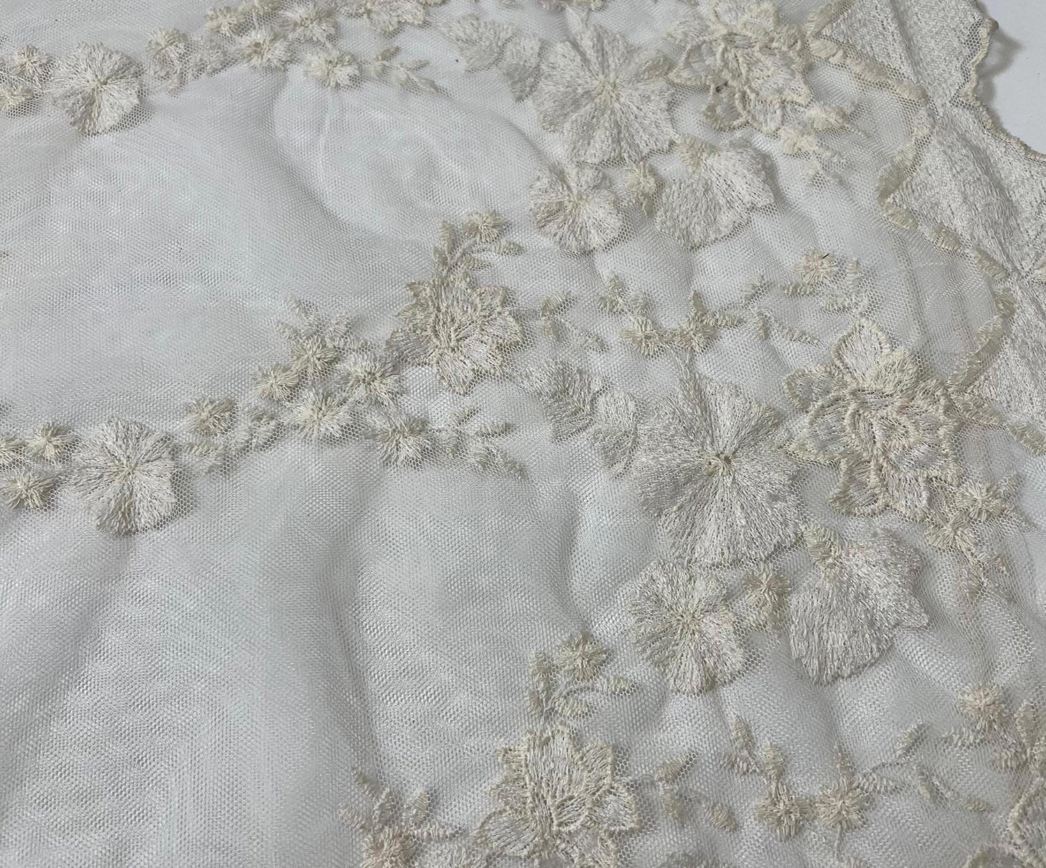 ABİYELİK DANTEL KUMAŞ - EKRU