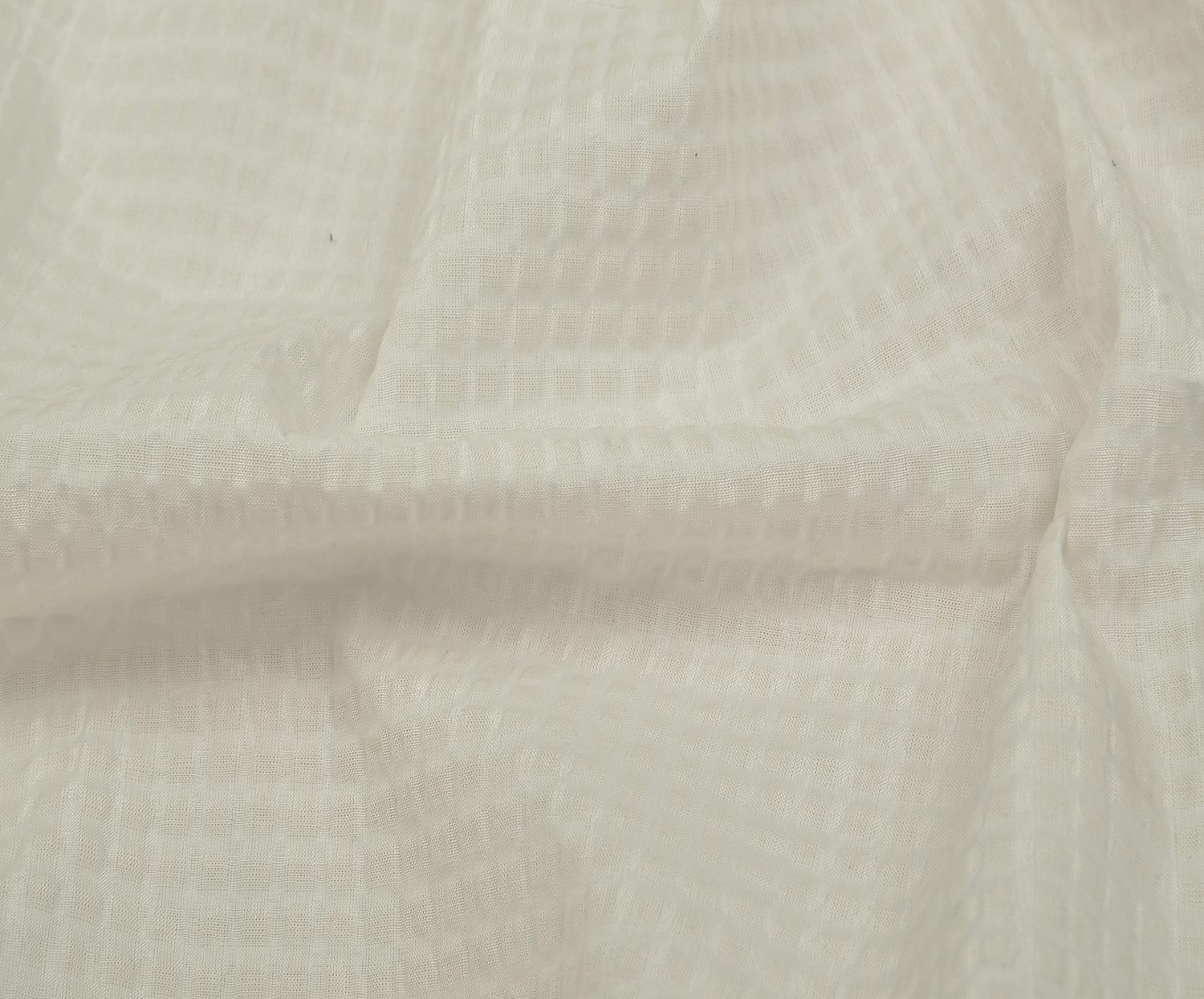 EMBOSSED PATTERNED COTTON FABRIC - ECRU