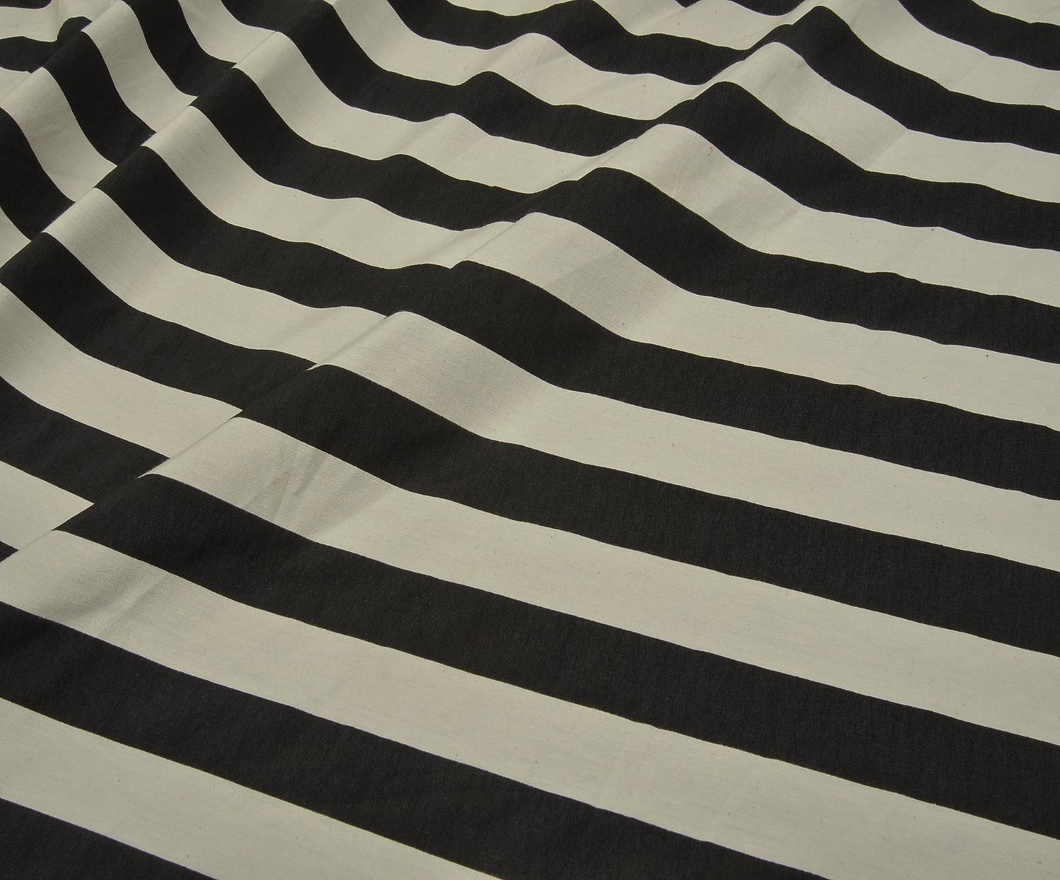 STRIPED LYCRA FABRIC - BLACK