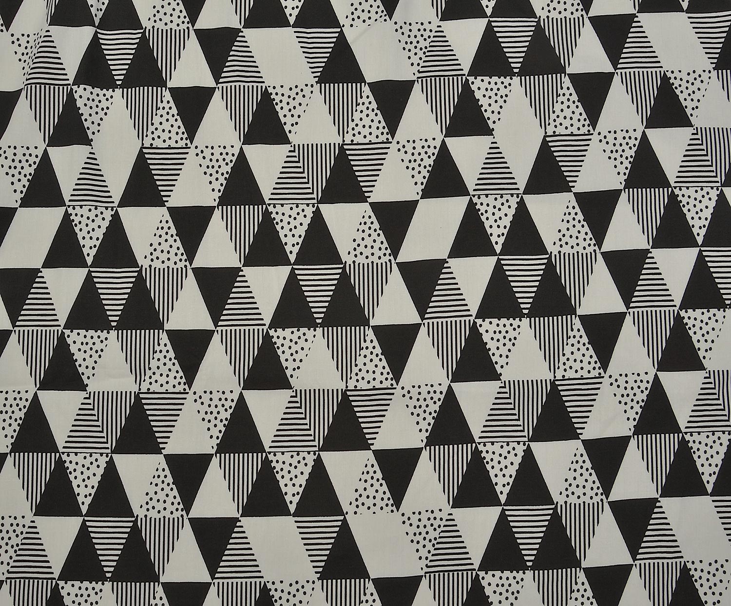 GEOMETRIC PATTERN POPLIN FABRIC - BLACK