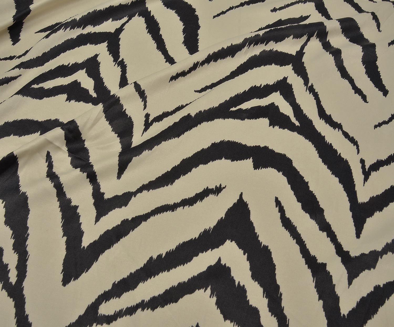 ZEBRA DESENLİ SATEN KUMAŞ - KREM