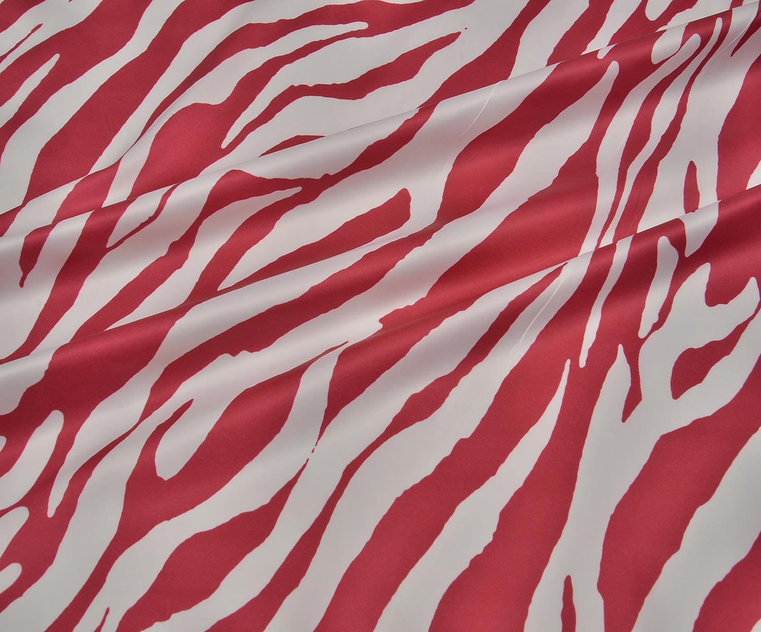 PATTERNED PARACHUTE FABRIC - BURGUNDY