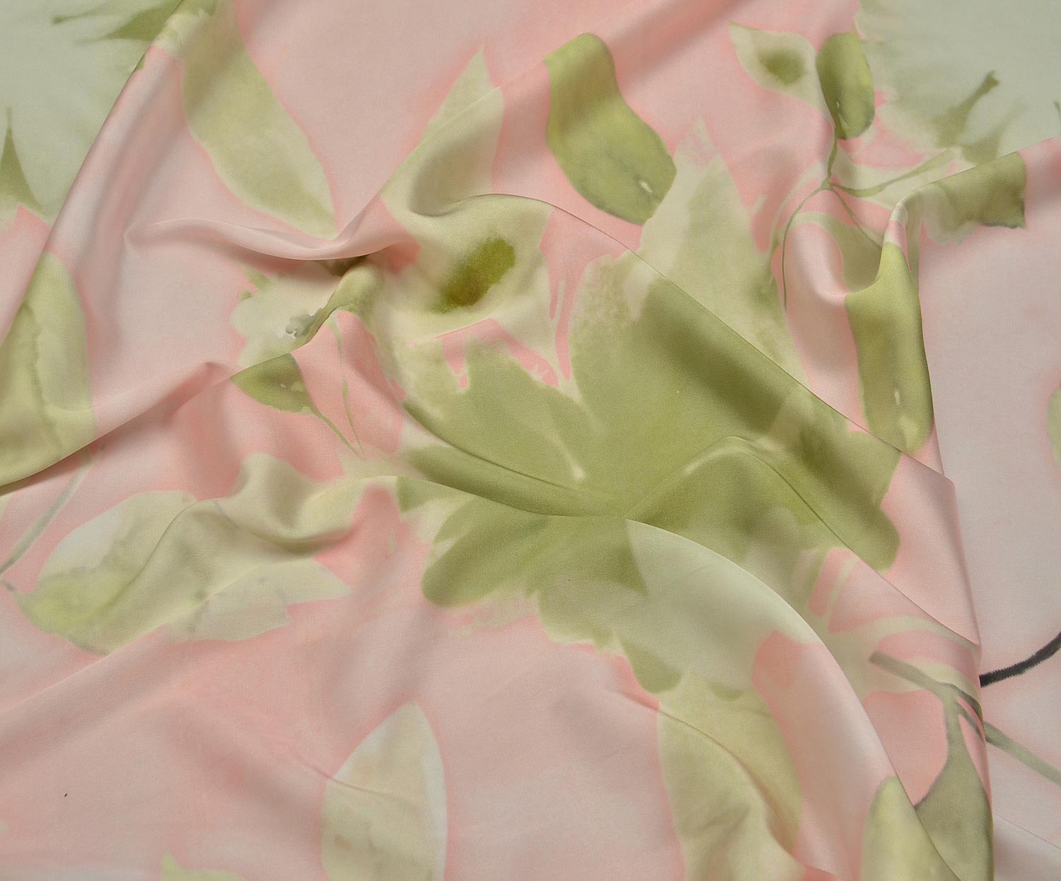ÇİÇEKLİ SATEN KUMAŞ - PEMBE